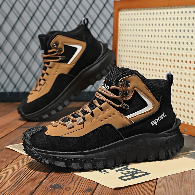 Black And Tan Mid Top Hiking B - مراجعة Sneaker Zone وسعره