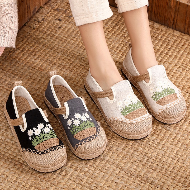 Veowalk Flowers Embroidered Wo - مراجعة Sneaker Vegan وسعره