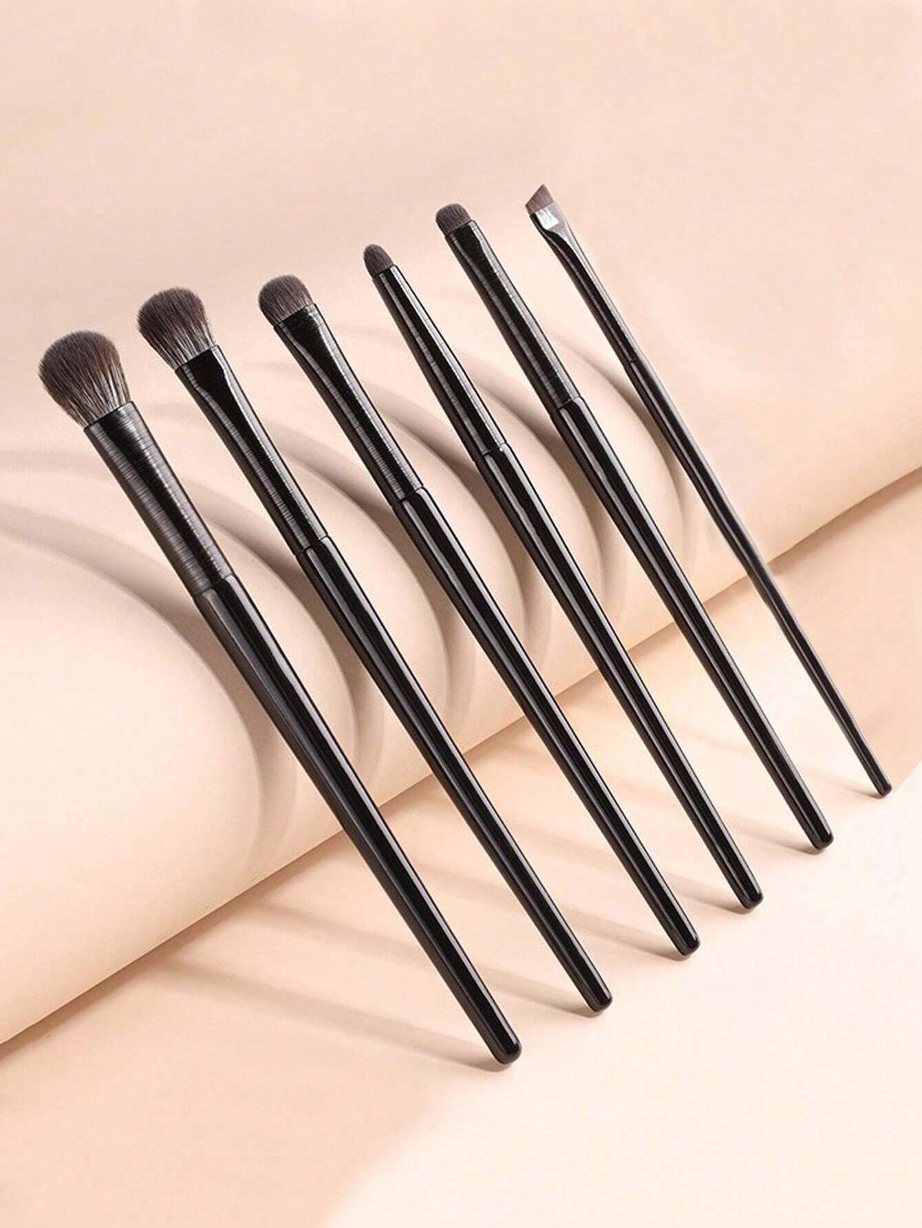 8pcs Champagne Gold Eyeshadow  - مراجعة Brush Bristle Set وسعره